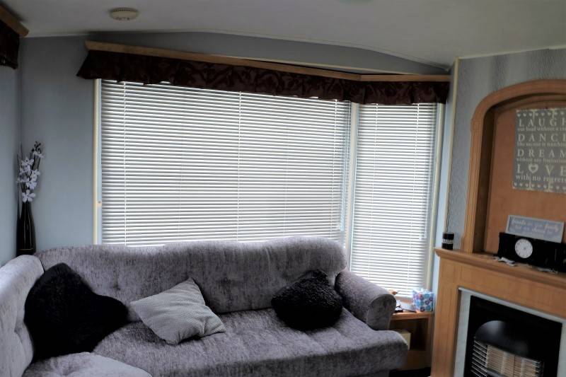 Venetian blinds, ideal for narrow reveals and bay situations